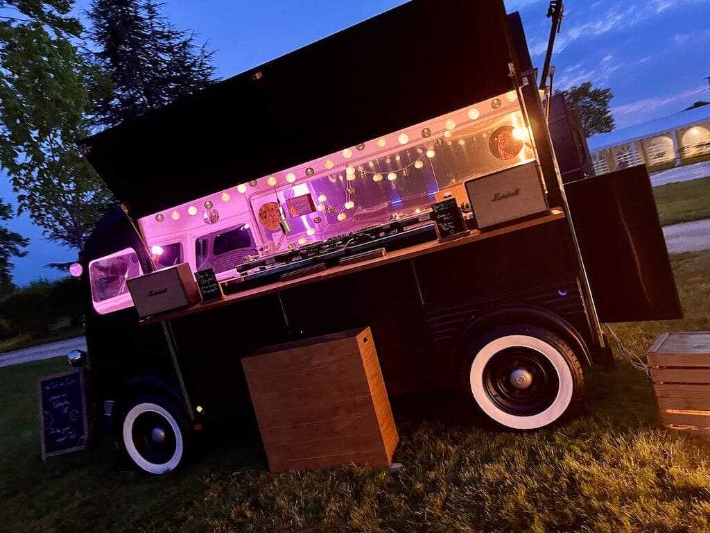 bar à vinyle dj truck à dijon exclusif